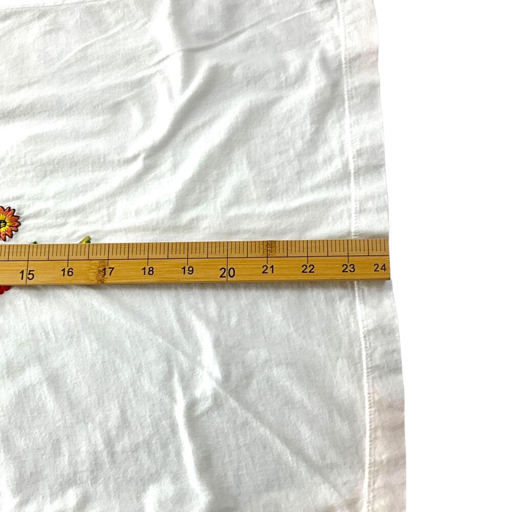 Johnny Was JWLA Top Womens XS White Embroidered *READ* Floral V Neck T Shirt - Picture 12 of 12